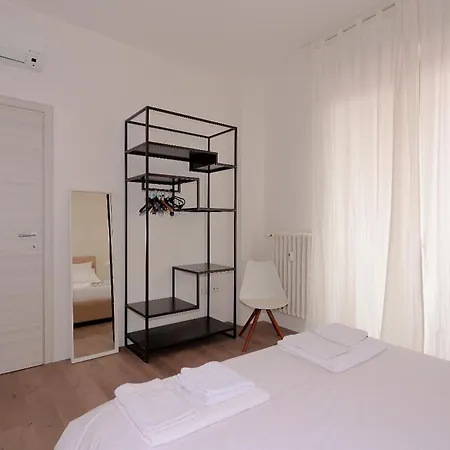 Vicino A Parcheggi Gratuiti - Vicino Al Centro Appartement Modène