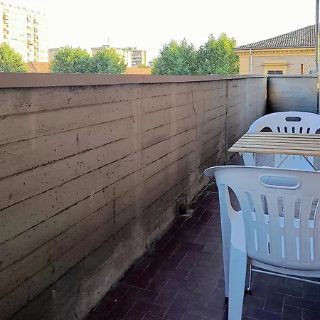 Vicino A Parcheggi Gratuiti - Vicino Al Centro Appartement Modène